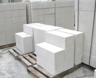 [加气混凝土砌块砖厂家]加气混凝土砌块与黏土砖比较