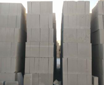 [加气混凝土砌块砖厂家]多孔砖与加气混凝土砌块砖的区别
